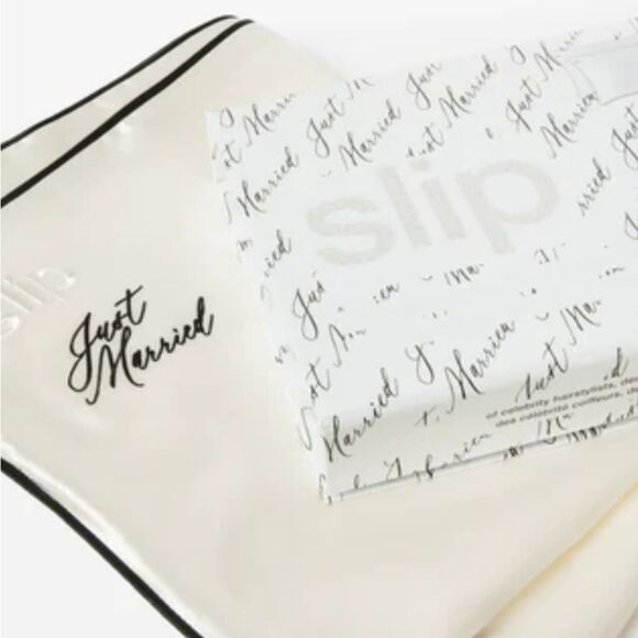 Slip Just Married Queen Pillowcase Duo - Picture 6 of 14